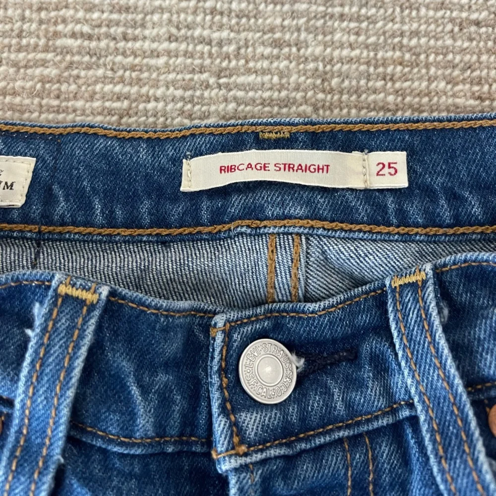 LEVI’S | Ribcage Straight - Picture 5 of 5